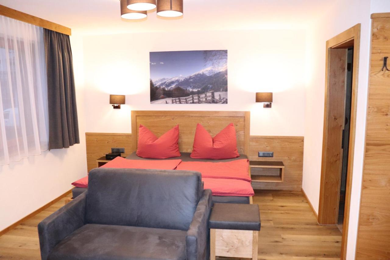 Haus Alpenflora Apartment Флирш Екстериор снимка