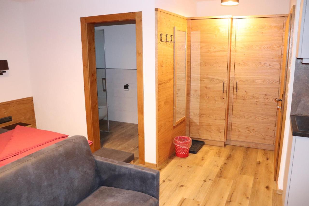 Haus Alpenflora Apartment Флирш Екстериор снимка
