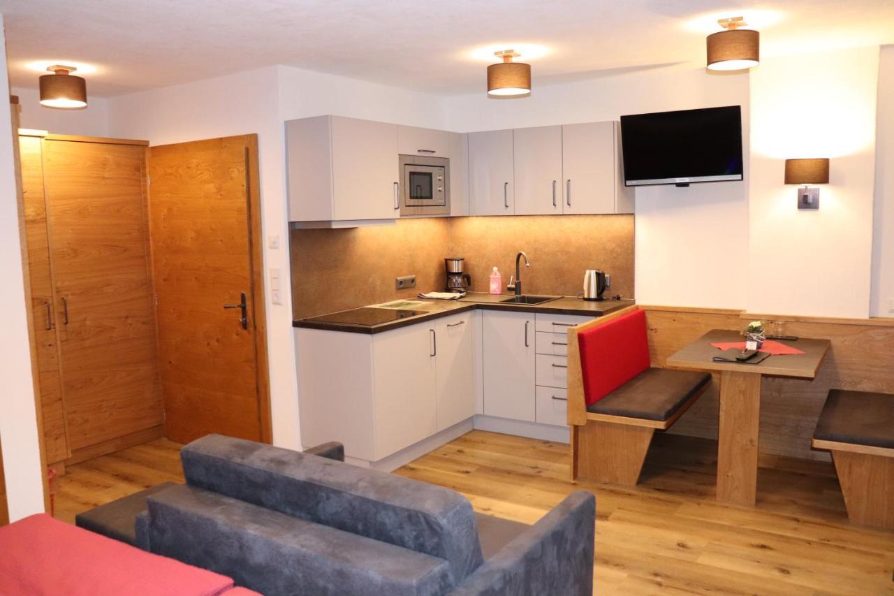 Haus Alpenflora Apartment Флирш Екстериор снимка