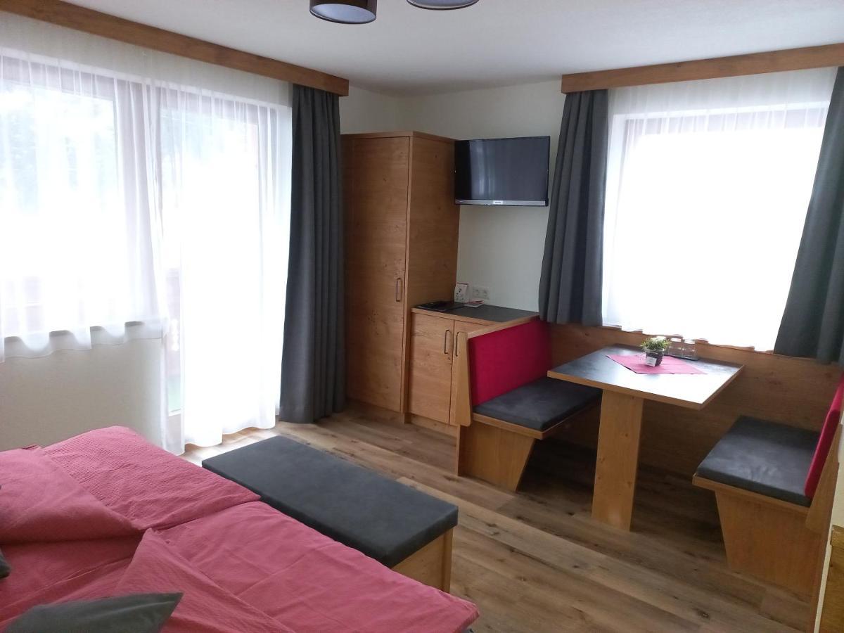 Haus Alpenflora Apartment Флирш Екстериор снимка