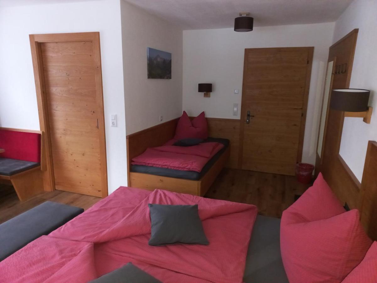 Haus Alpenflora Apartment Флирш Екстериор снимка