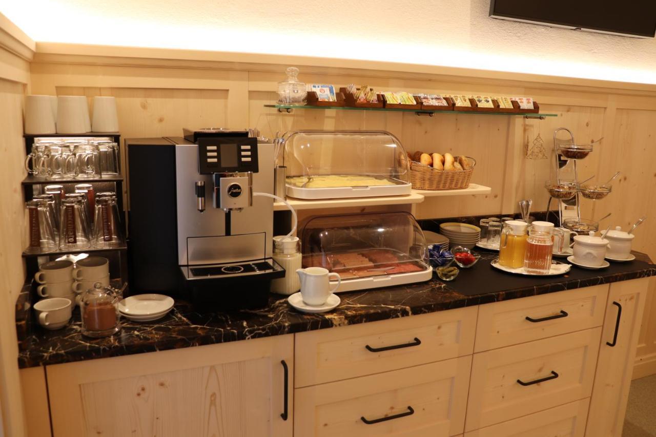Haus Alpenflora Apartment Флирш Екстериор снимка