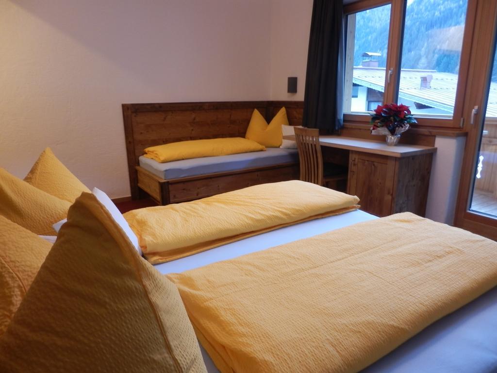 Haus Alpenflora Apartment Флирш Екстериор снимка